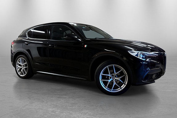 Alfa Romeo Stelvio 15 of 30