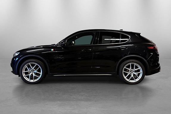 Alfa Romeo Stelvio 9 of 30