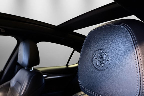 Alfa Romeo Stelvio 24 of 30