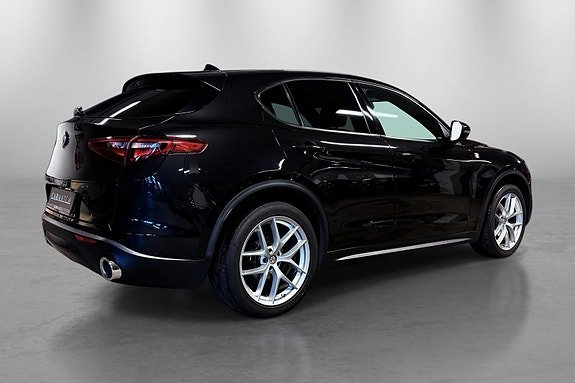 Alfa Romeo Stelvio 6 of 30