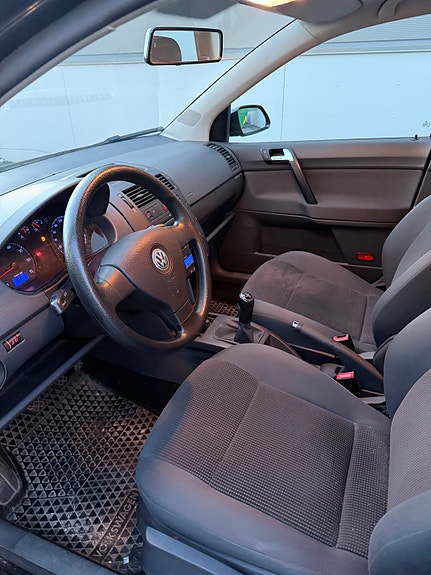 Volkswagen Polo 10 of 16