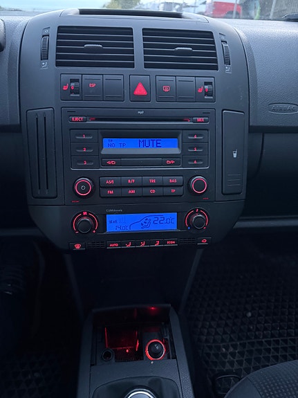Volkswagen Polo 16 of 16
