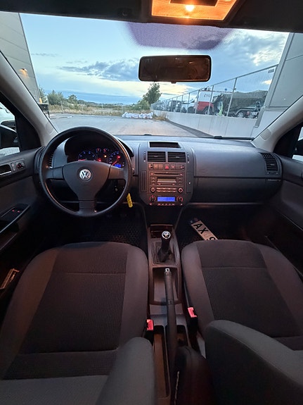 Volkswagen Polo 11 of 16
