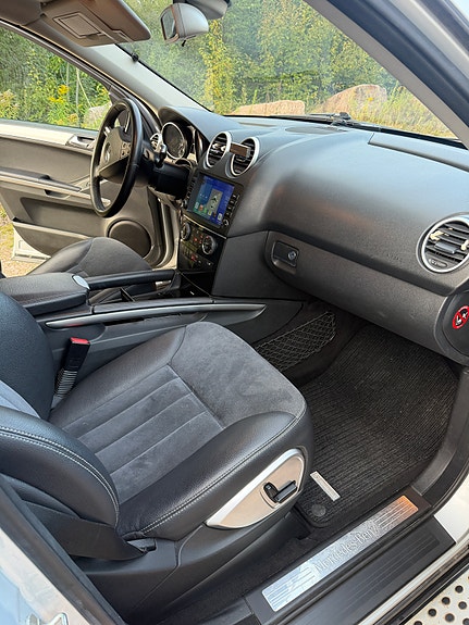 Mercedes-Benz ML280 19 of 30