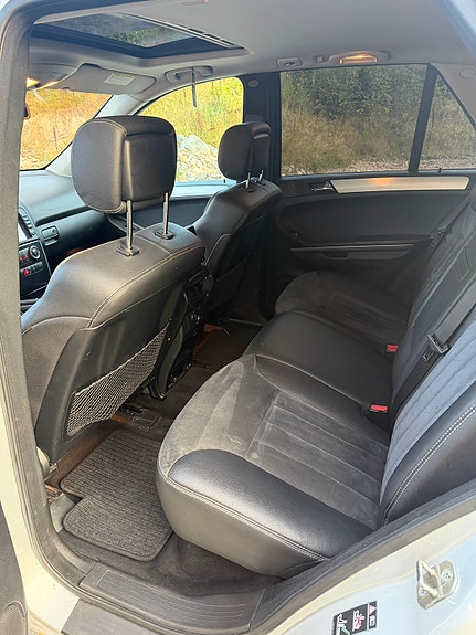 Mercedes-Benz ML280 13 of 30