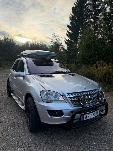 Mercedes-Benz ML280 5 of 30