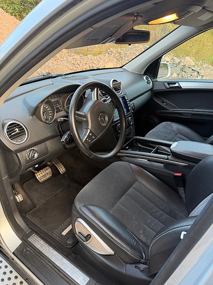 Mercedes-Benz ML280 10 of 30
