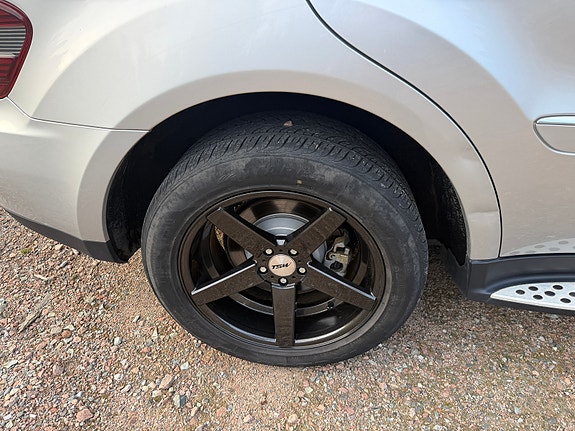 Mercedes-Benz ML280 29 of 30