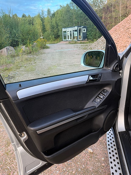 Mercedes-Benz ML280 9 of 30