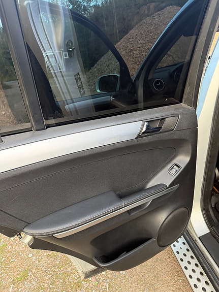 Mercedes-Benz ML280 14 of 30