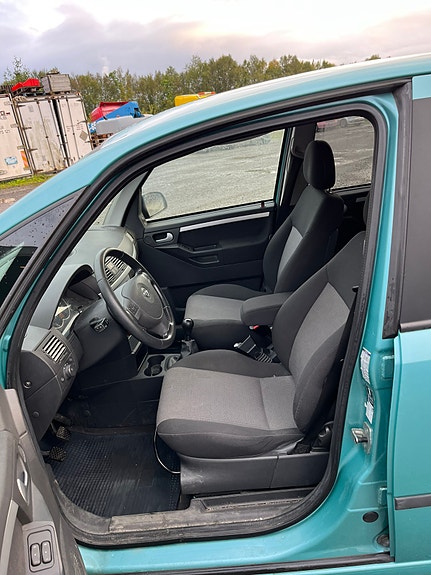 Opel Meriva 14 of 15