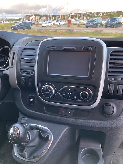 Nissan NV300 23 of 30