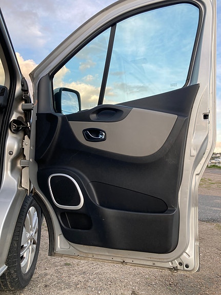 Nissan NV300 15 of 30
