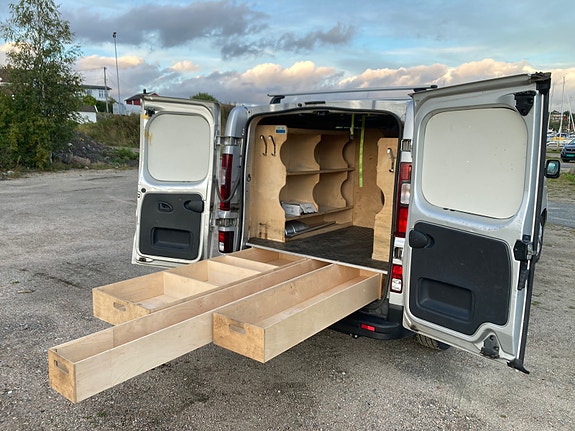 Nissan NV300 30 of 30