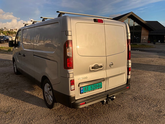 Nissan NV300 8 of 30