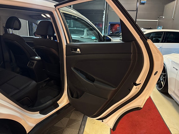 Hyundai Tucson 18 of 30