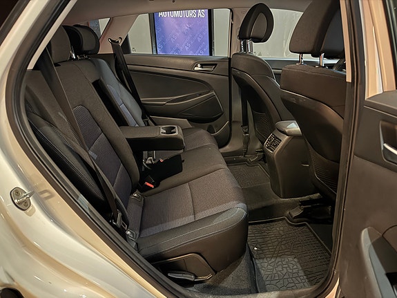 Hyundai Tucson 17 of 30