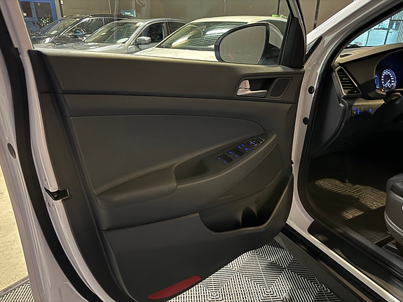 Hyundai Tucson 12 of 30