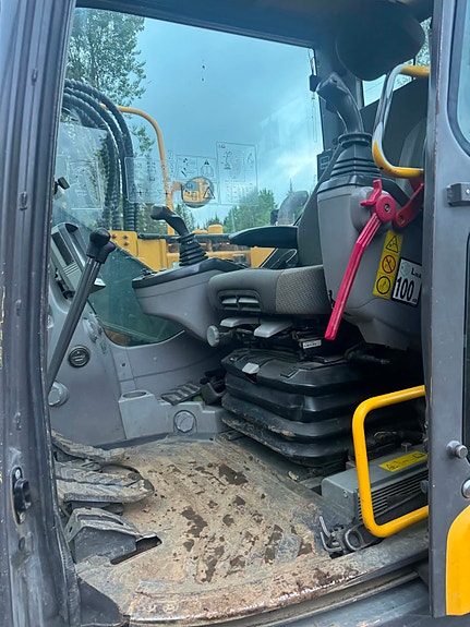 Volvo ECR145C 9 of 15