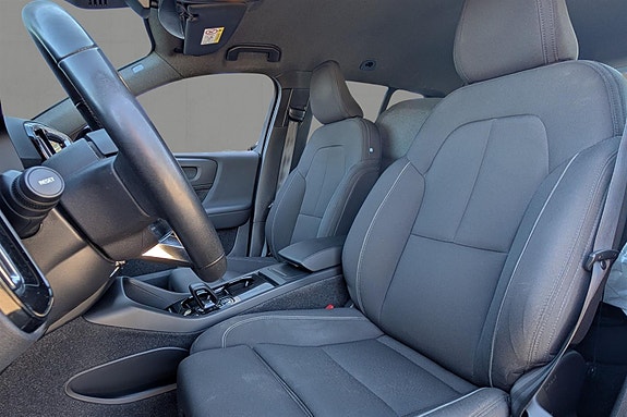 Volvo XC40 9 of 20