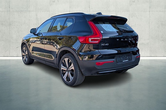 Volvo XC40 3 of 20