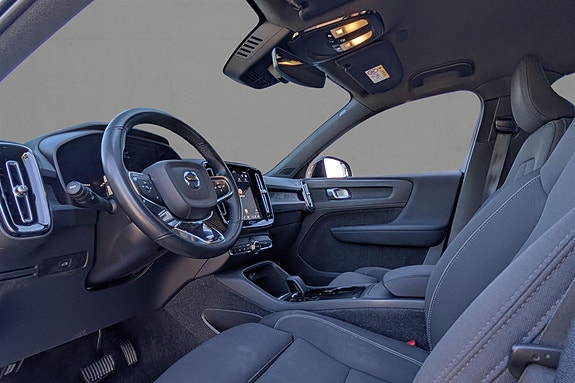 Volvo XC40 10 of 20