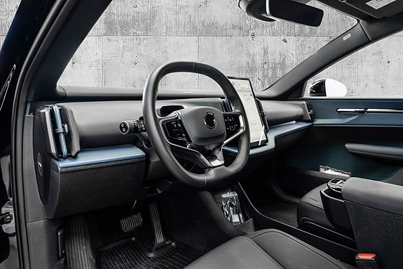 Volvo EX30 11 of 29