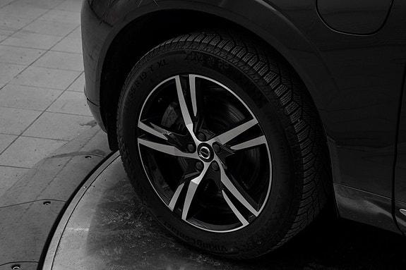 Volvo XC60 9 of 26