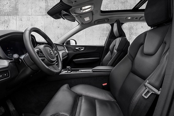 Volvo XC60 10 of 26