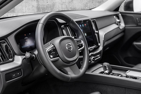 Volvo XC60 13 of 26