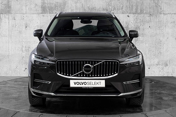 Volvo XC60 3 of 26