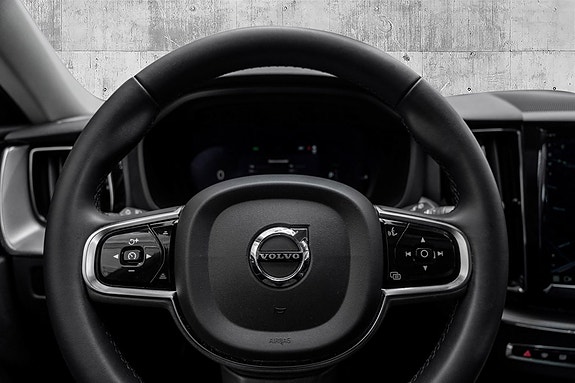 Volvo XC60 14 of 26