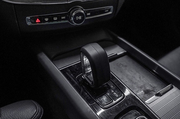 Volvo XC60 17 of 23