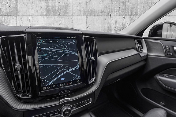 Volvo XC60 13 of 23