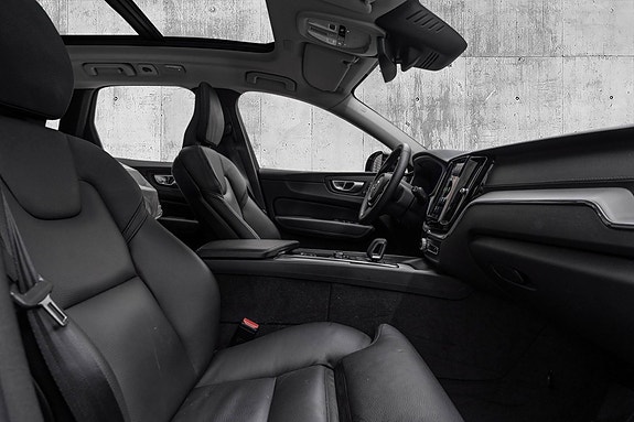 Volvo XC60 19 of 23