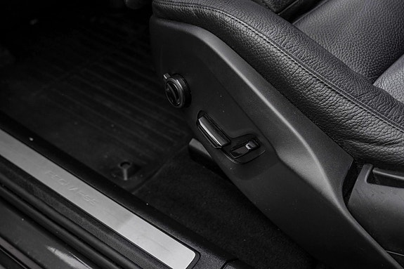 Volvo XC60 10 of 23