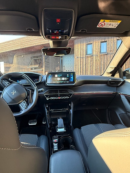 Peugeot 208 9 of 13