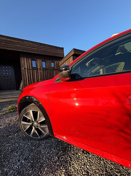 Peugeot 208 7 of 13