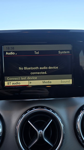 Mercedes-Benz GLA250 15 of 24