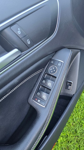 Mercedes-Benz GLA250 17 of 24