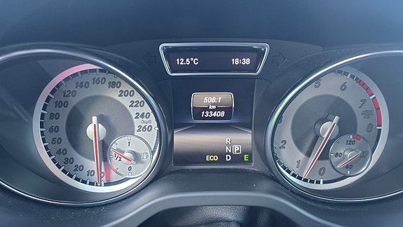 Mercedes-Benz GLA250 8 of 24
