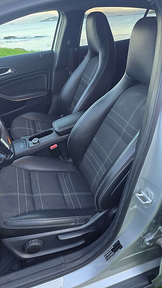 Mercedes-Benz GLA250 12 of 24