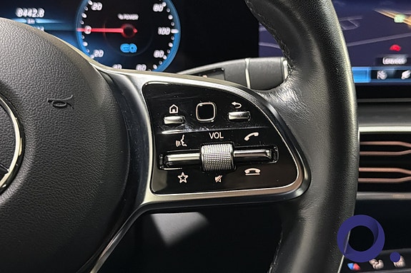 Mercedes-Benz EQC400 21 of 30