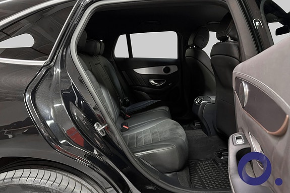 Mercedes-Benz EQC400 17 of 30