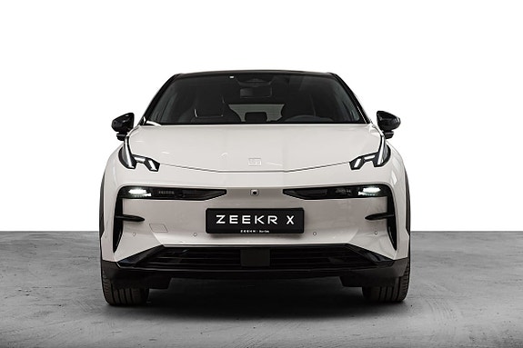 Zeekr X 3 of 22