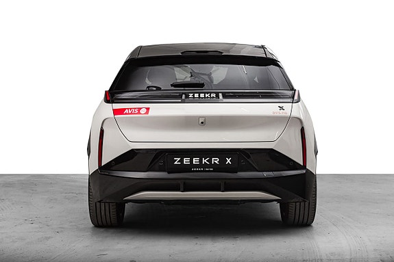 Zeekr X 7 of 22