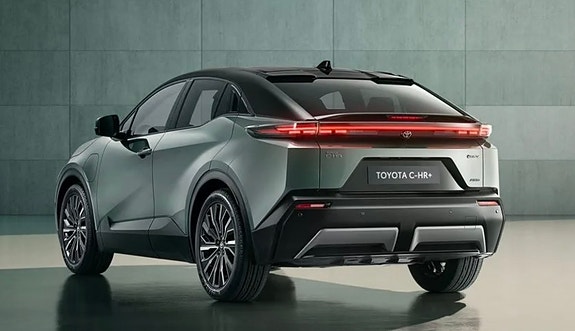 Toyota C-HR+ 2 of 5