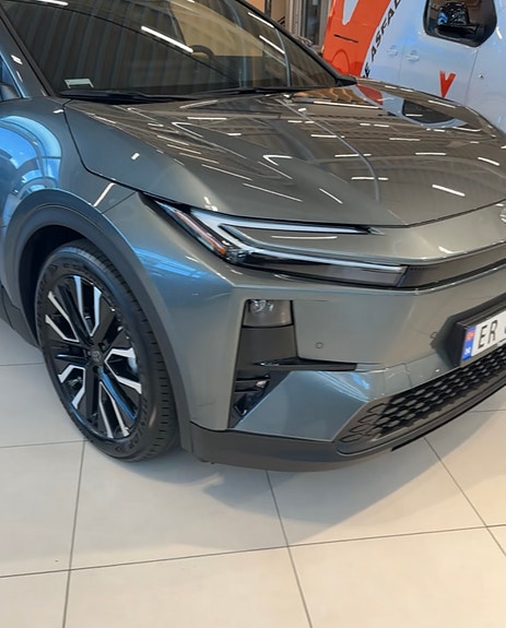 Toyota C-HR+ 3 of 5