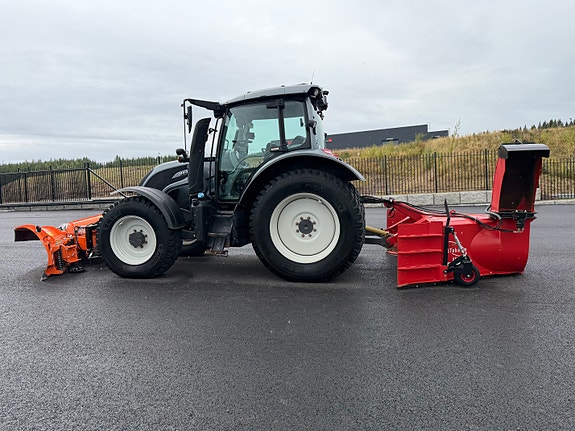 Valtra N 134 V 7 of 30