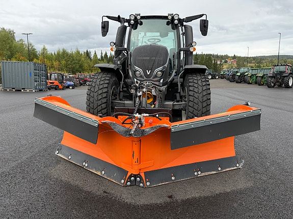 Valtra N 134 V 21 of 30